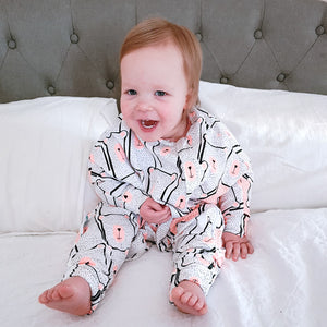 Sleepy toddler onesie suit for active toddlers that are not yet ready to sleep with blankets