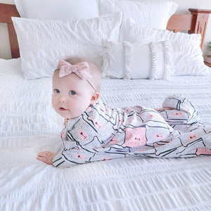 The gentle approach to swaddle transitioning.