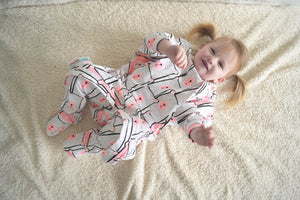 Sleepy toddler onesie suit for active toddlers that are not yet ready to sleep with blankets
