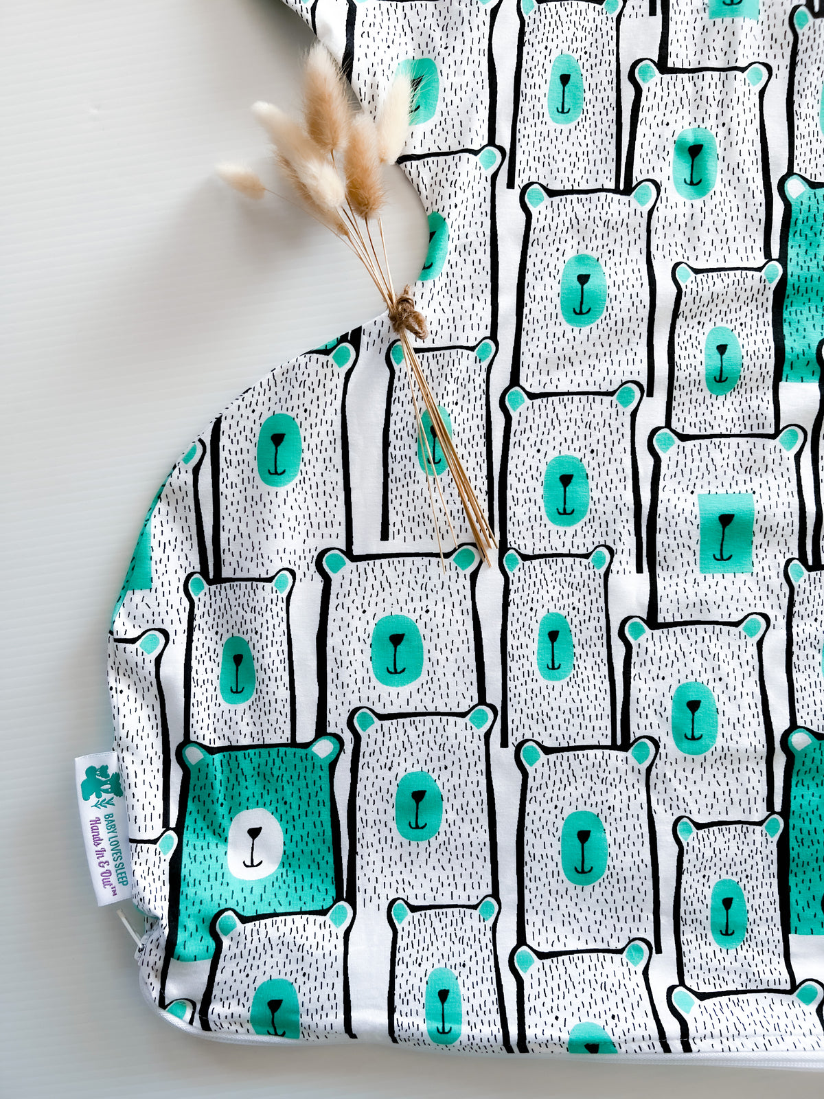 HANDS IN & OUT EXTRA-WIDE SACK (Fits Hip Harness) - Minty Bears (All Year Round | Organic)