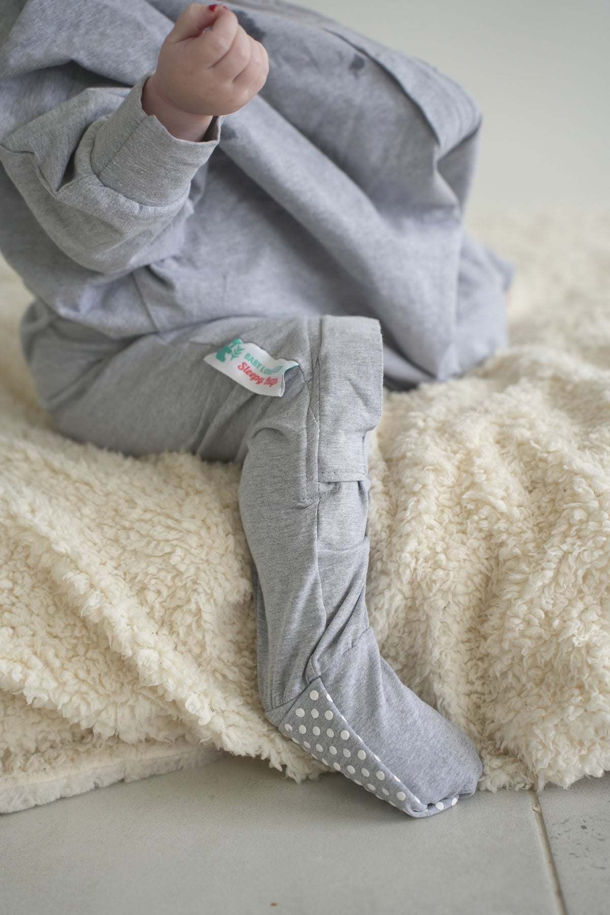 Sleepy toddler onesie suit for active toddlers that are not yet ready to sleep with blankets